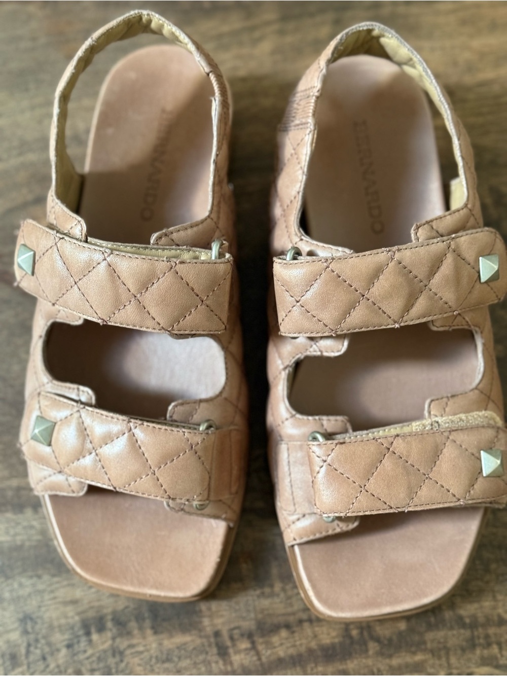 Bernardo Carlita Quilted Leather Slingback Sandal 7.5
